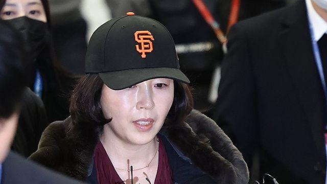 '강선우 1억 의혹' 김경, 3시간 반 조사 후 귀가…재소환 방침(종합)