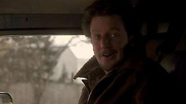 ‘나홀로집에’ 키 큰 도둑 배우, 크리스마스 시즌 성매매 알선 혐의로 기소 [할리웃통신]