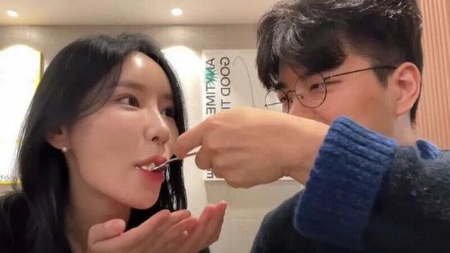 어느 유튜버 여자친구의 고충.jpg