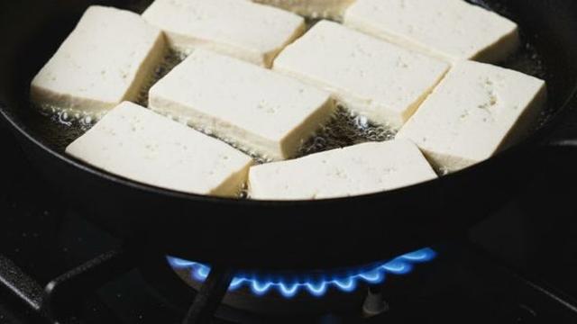 두부 굽기 전에 '이것' 꼭 하세요…안 그러면 돈 다 버립니다