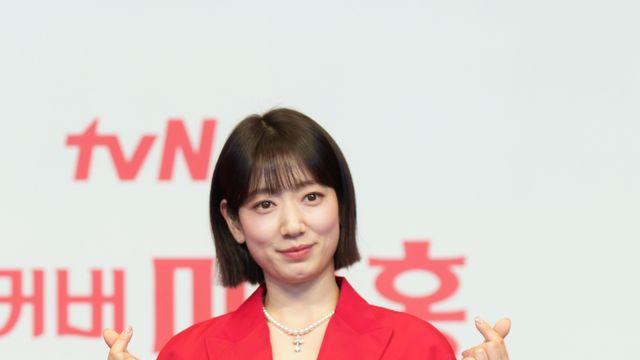 “H.O.T. 힙합 바지 입고 하이톤”… 박신혜, ‘언더커버 미쓰홍’으로 인생캐 예고 [종합]