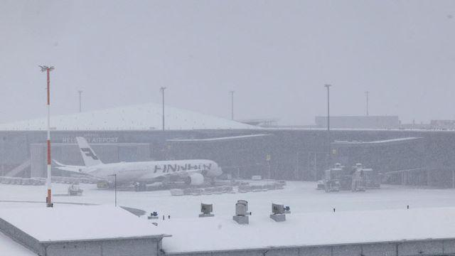 핀란드 북부 영하 40도 한파…공항 ‘올스톱’ 관광객 수천명 고립