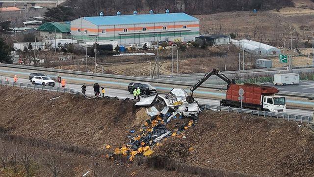 5명 숨진 고속도로서 또 4중 추돌…'도로 위 살인자' 뭐길래