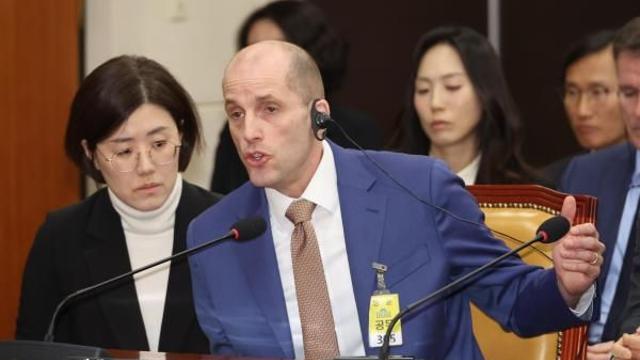 '경찰 소환 불응' 쿠팡 로저스 대표 해외 출국...경찰 '입국 시 통보' 조치