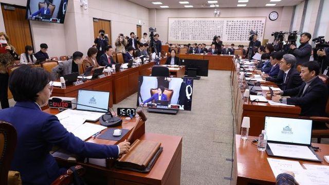 與 주도 '2차 종합특검법' 국회 법사위 통과