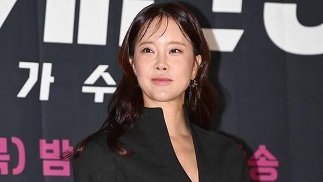 백지영, 눈보라에 라이브 무슨 일…머리+마이크까지 '수북' [엑's 이슈]