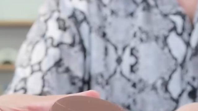 침착맨의 두바이 초콜릿 평가.jpg