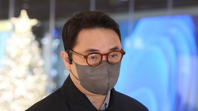 '이우환 화백 그림 은닉' 김건희 오빠, 김상민 재판 불출석