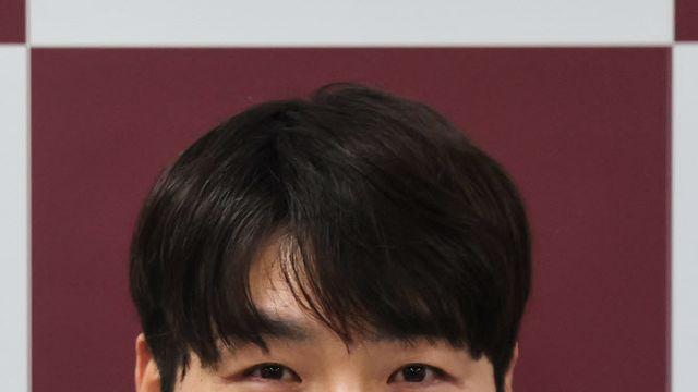 홈런왕에서 막내코치로...박병호 