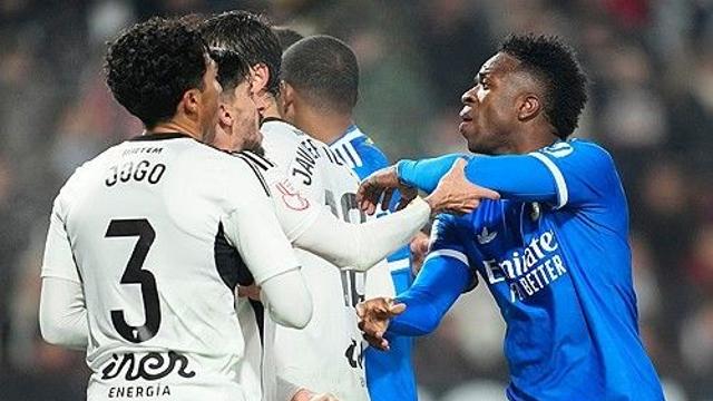 '선수가 감독 쫓아낸' 레알 마드리드, 첫 경기서 2부 17위에 2-3 충격패…코파 델 레이 16강 탈락 '대굴욕'