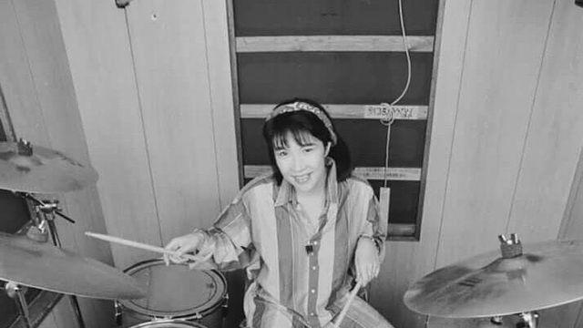 젊은 시절 사나에 총리 모습