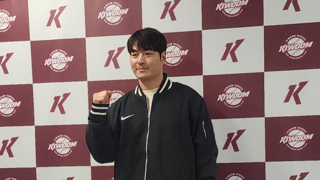 한국 야구 대표 거포→초짜 지도자...박병호 