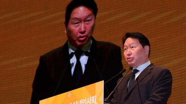 '최태원·김희영 허위사실' 유튜버, 징역형 집유…최태원 명예훼손은 무죄