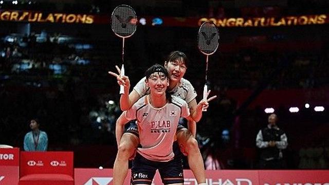 한국 배드민턴 위력 펑펑! 30분도 필요 없다…백하나-이소희조, 약체 스코틀랜드 단숨에 2-0 제압→8강 안착 [인도 오픈]