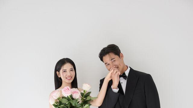 '이영하 소개로 만났다'…두산 투수 박웅, 5년 연애 끝 결혼 