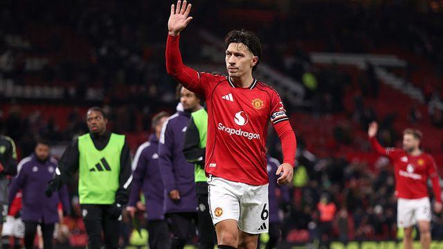 “십자인대 부상 후 은퇴도 고민했지만...” 맨유 ‘유리몸 CB’의 고백 “주변의 도움으로 극복했다”