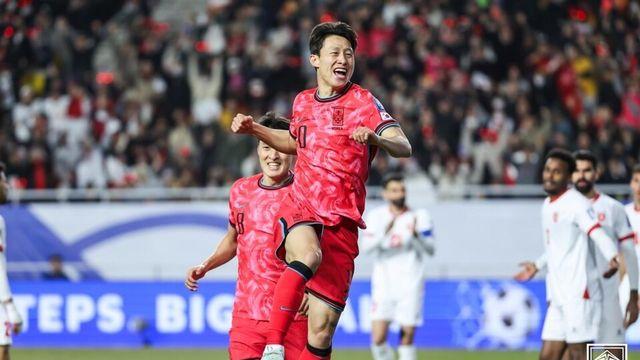 홍명보 감독 함박웃음! 부활한 '슈퍼 리' 이재성 