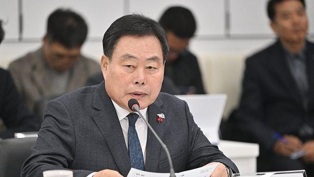 김산 무안군수, 광주 군공항 이전 연계 반도체 클러스터 건의