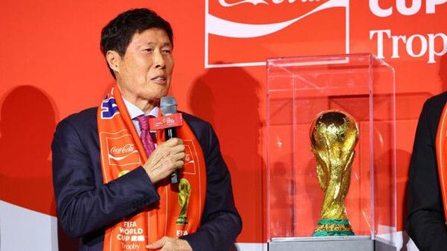 차범근, 월드컵 트로피 보며 "갖고 싶어도 못 가져 미운 감정"