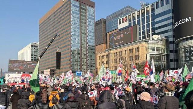 尹 사형 구형 후 첫 주말…서울 도심 곳곳 