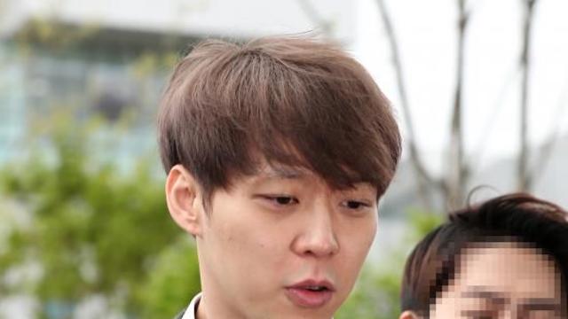 '은퇴 번복' 박유천, 전 소속사에 '5억 배상' 면했다…소송 취하