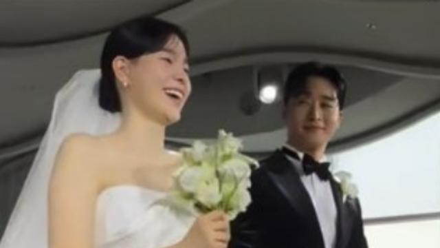 진정선, 훈남 고등학생 동창과 결혼…이현이 축사 “울지 않기 위해”   