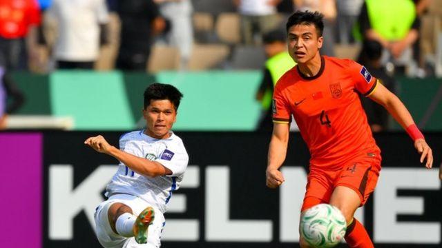 한국은 2골이나 내줬는데...中만리장성 수비, 우즈벡 상대 90분 무실점→연장전 돌입