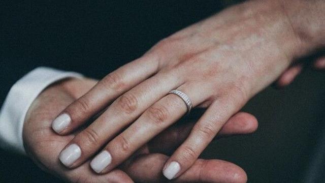 10대 제자와 불륜 인정한 20대 여교사…남편은 이혼 거부