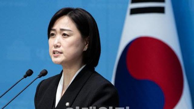 민주당 “尹 징역 5년, 내란 단죄에 턱없이 부족”