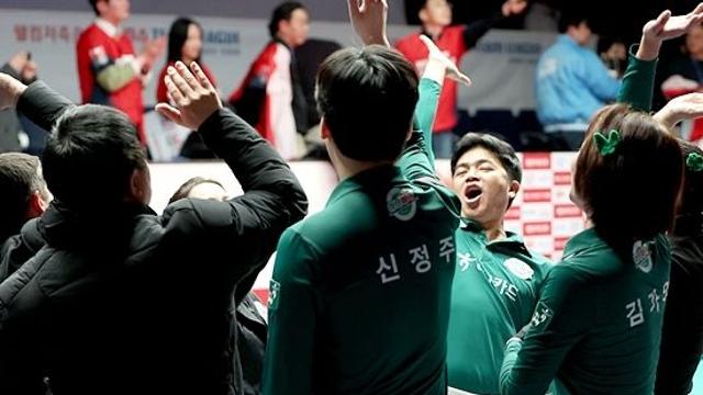 ‘Q응우옌 2승 활약’ 하나카드, 웰컴저축銀 꺾고 플레이오프 1차전 기선 제압[PBA팀리그 포스트시즌]