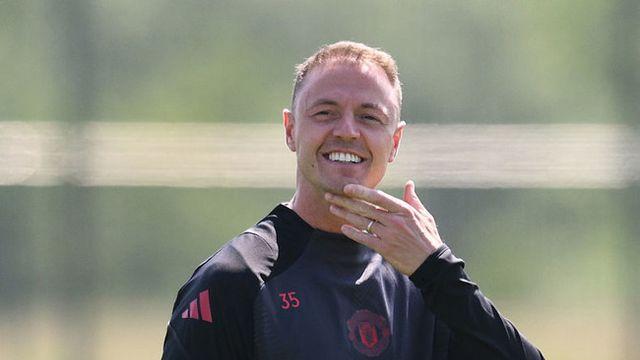 박지성 친구들끼리 다툰다...퍼디난드, 킨 발언에 정면반박! “왜 에반스에게 기회가 주어지면 안돼?”