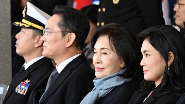 홍라희, 삼성전자 주식 2조 원어치 판다... 상속세 재원 마련