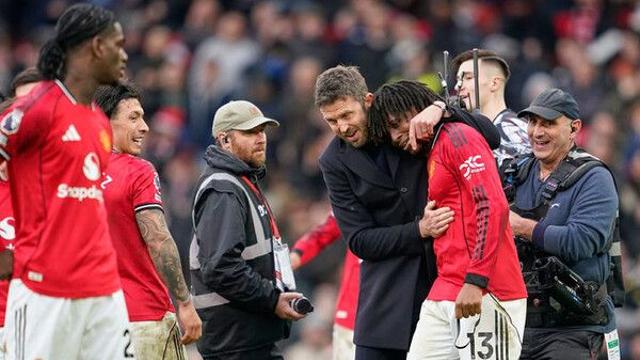 '캐릭 감독 데뷔전' 맨유, 맨시티와의 더비전서 2-0 완승
