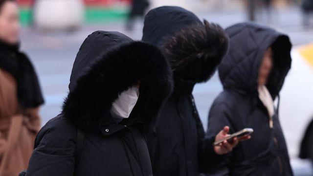 '체감 -18℃' 최강한파 몰고 온 '대한'…전국 칼바람[오늘날씨]