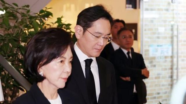 '3차 블록딜' 홍라희 2조 규모 삼성전자 지분 매도, 과연 마지막일까