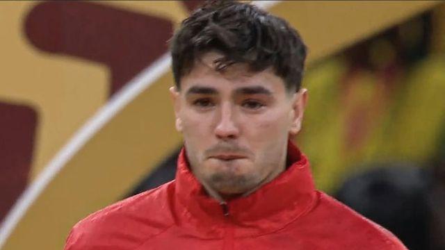 결승전 페널티킥 고의 실축? 득점왕인데 웃지 못했다...자국 팬 야유받고 시상대에서 ‘눈물’