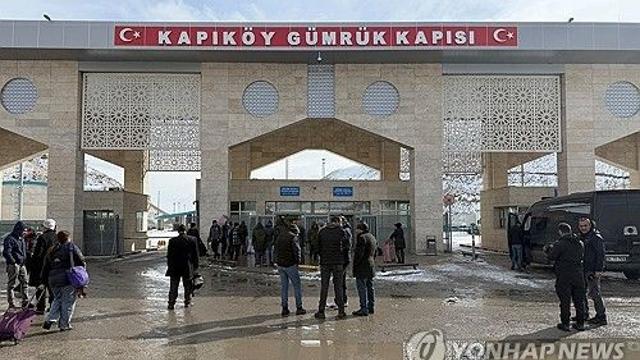 시위대 학살당하는데…튀르키예 휴양지서 파티하는 이란 특권층