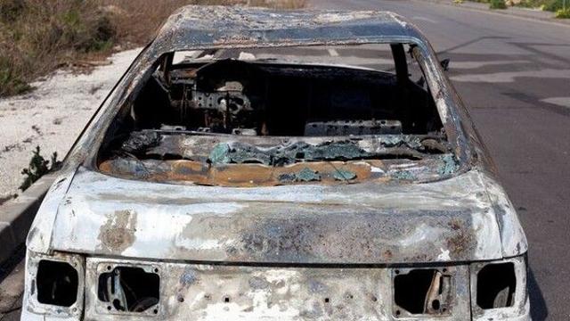 불타는 차에 갇힌 9개월 아기, 시민 두 명이 살렸다