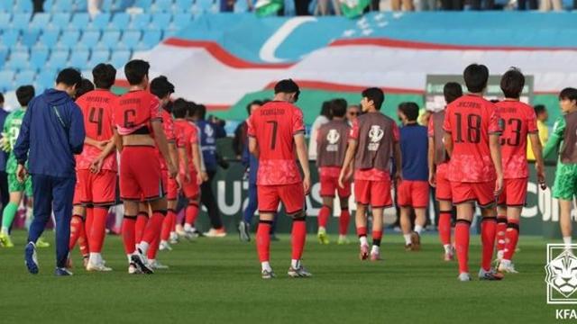 한일전이라 쓰기 민망한 경기…한국 축구, 일본에 0-1 패배