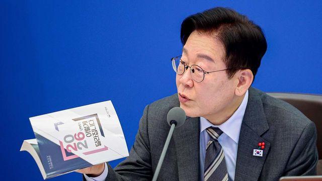 이재명 “(여성들에게) 생리대 무상공급하는 방안 검토”