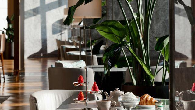 79층에서 즐기는 핫초콜릿…시그니엘 서울 ‘초콜릿 쇼’