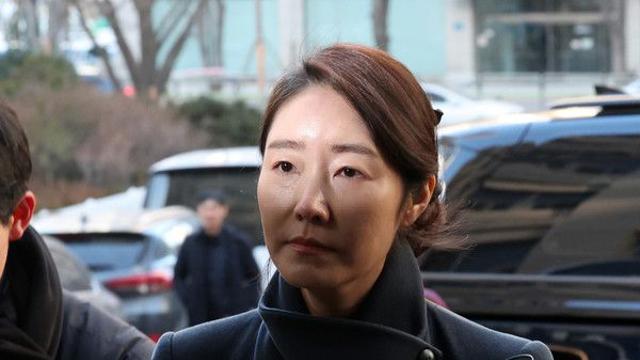 ‘1억 공천헌금’ 강선우, 22일 만에 첫 경찰 출석···“원칙 지키는 삶 살아와”(종합)
