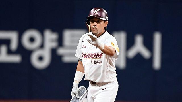 '키움 오길 정말 잘했다' 이용규, 딱 14경기 뛰었는데…억대 연봉 보장+플레잉코치