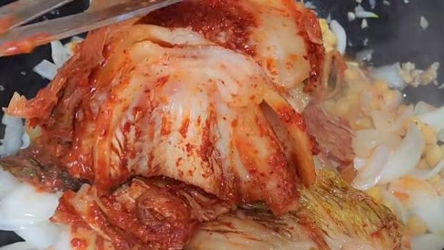 김치가 익을 대로 익었는데 찌개는 지겨울 때, '이렇게' 하면 시어머니도 인정합니다