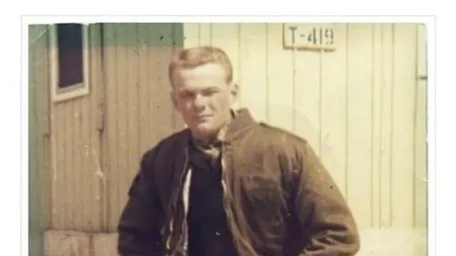 한국은 냄새가 나고 추웠다