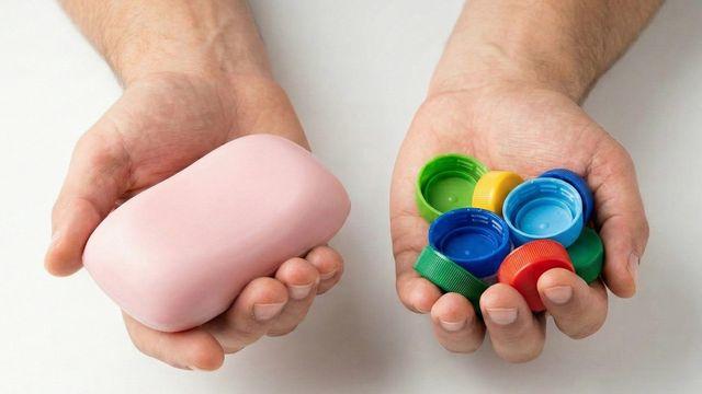 비누에 '병 뚜껑'을 붙여보세요…알아두면 평생 써먹네요