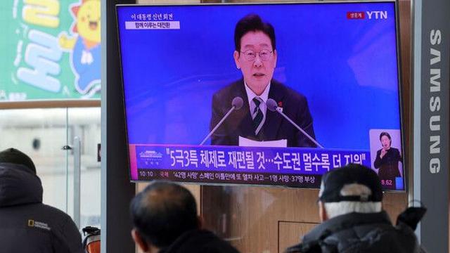 李, 환율 하락 발언에…원·달러 장중 10원 넘게 급락(종합)