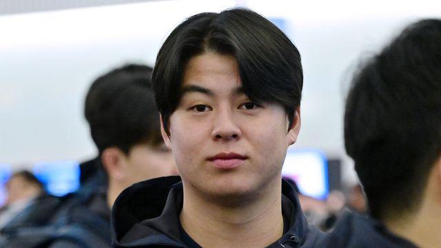 노시환 뺏고 싶어? 최소 180억!…한화, 다년계약 협상 중단 없다→KBO 최초 '연봉 10억' 이유 있네