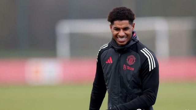 단독 보도 확인! “맨체스터 유나이티드, 바르사서 부활한 ‘성골 출신’ 공격수 복귀 논의 중”