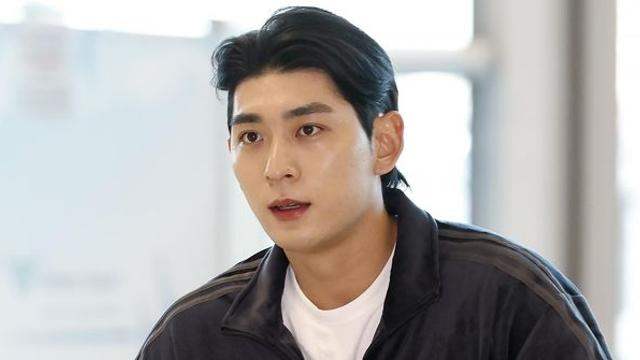 '바람의 손자' 이정후 왠 날벼락…LA공항서 구금됐다 풀려나